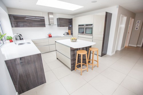 Shenfield Rd Contemporary Extension Kitchen Island Bar