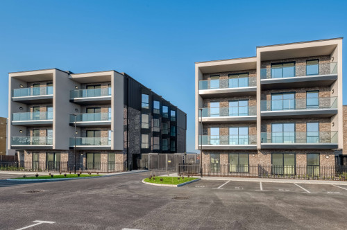 Moreton bay apartments romford open plan living sustainability eco friendly award winning modern full view balcony glass zinc contemporary